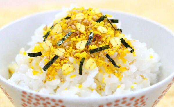 スイーツで人気の“ぴよりん”がごはんのお供に！『ぴよりんふりかけ12袋』5月17日発売