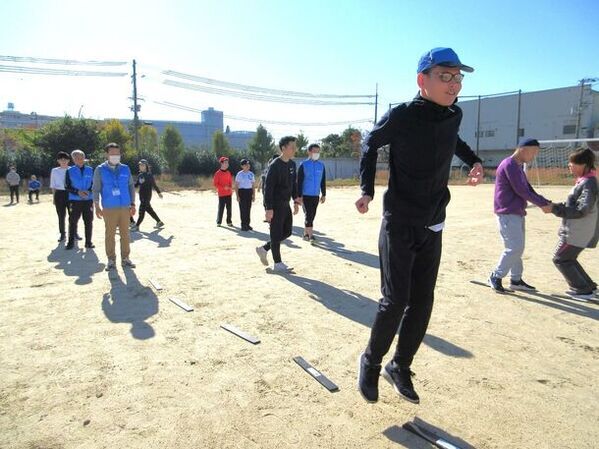 ジブラルタ生命、特別支援学校向け出前授業「パラフットボール教室2024」に協賛