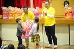 全校児童約460名へカーネーションを贈呈。母の日をテーマにした花育イベントを港区立東町小学校で実施しました。