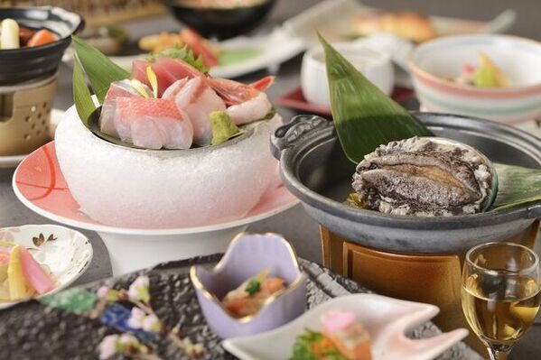 静岡県・西伊豆の旅館「堂ヶ島ニュー銀水」　毎年好評の「銀水花火」を今年も6月～7月に開催！7月19日まで開催中の本まぐろ寿司食べ放題も追加開催決定