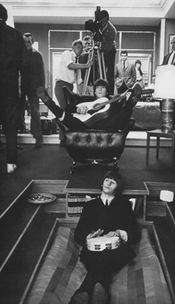 ジョン・レノンの失われたアコースティックギターが50年ぶりに発見！ジュリアンズオークションで競売へ落札価格の新記録樹立も！？