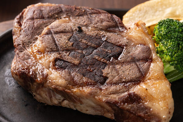 宝くじファンの間で密かに人気の神奈川県“久地”駅エリアで“くじ”運アップ必至のステーキ・カルボナーラを期間限定販売！