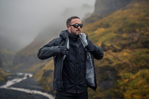 街でもアウトドアでも、そして過酷環境でも大活躍！素材のパイオニアブランドがパンツやシャツなど新作4点を5月8日より予約販売開始！