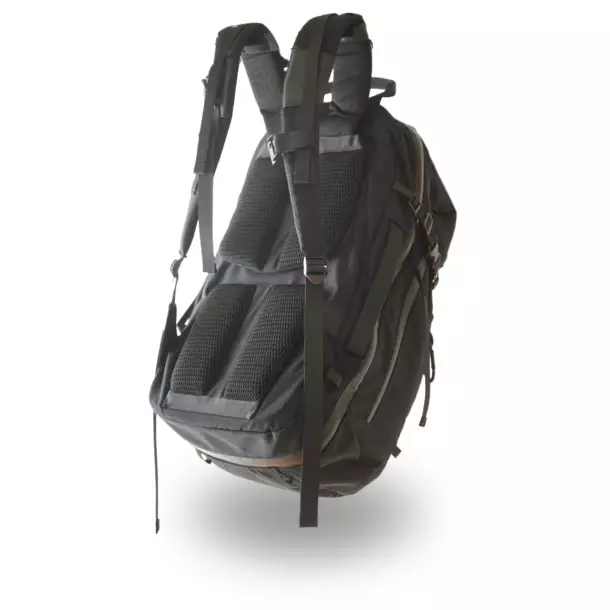 旅バッグブランドporterraが旅のために作ったバックパック「PortePack30」が5/11よりMakuakeで先行予約販売開始！