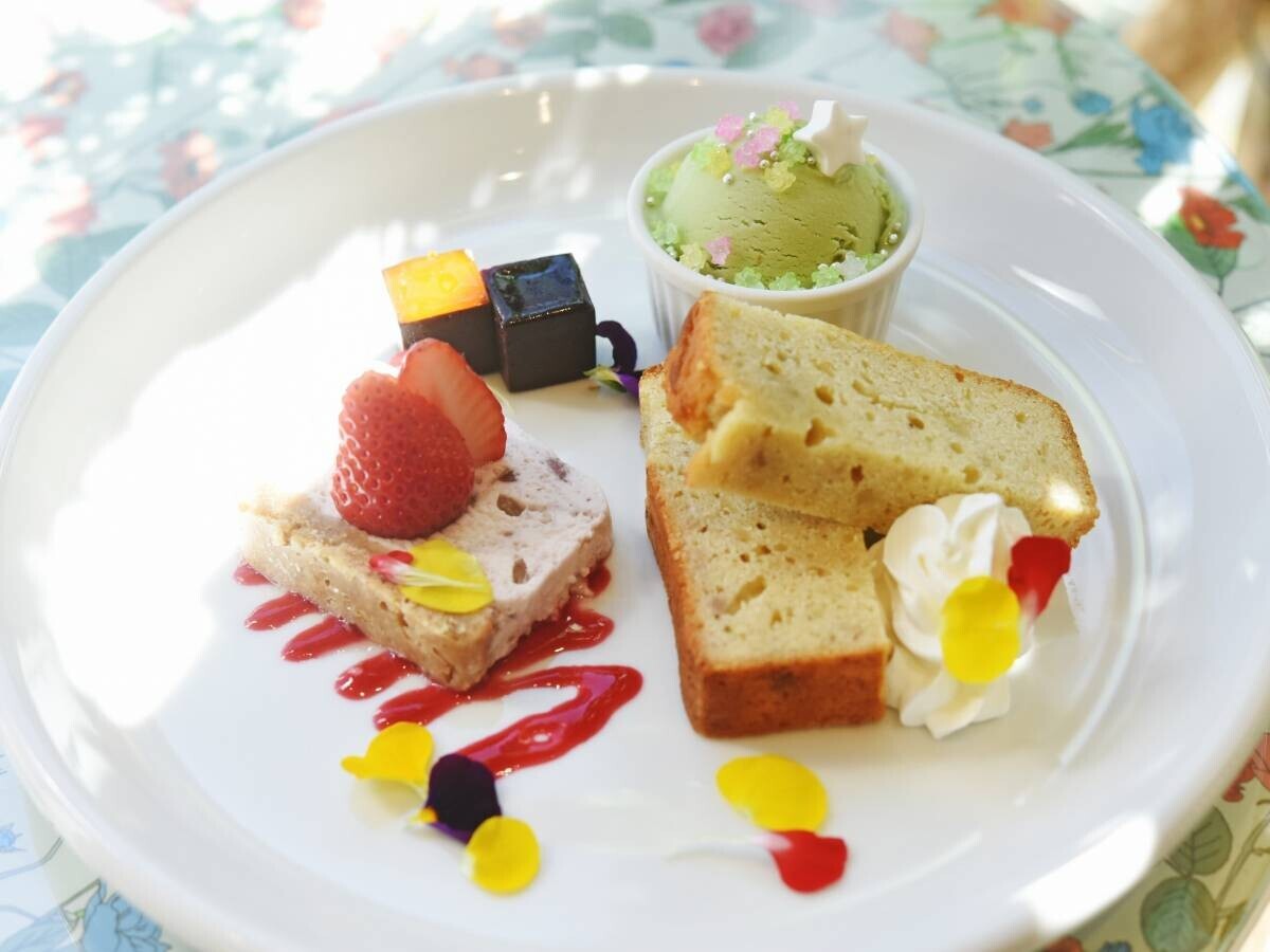 『魔法使いの約束』×FLOWERS BAKE &amp; ICE CREAMコラボカフェを6月17日（月）から期間限定で開催決定！