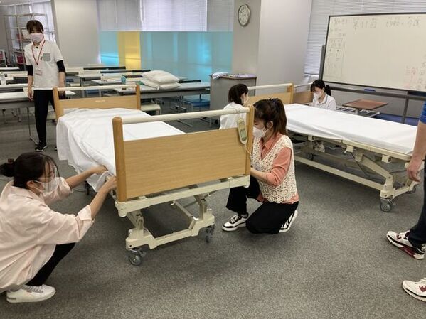 宮城県の事業で外国人の「介護福祉士」資格取得をサポート　6月16日(日)まで受付