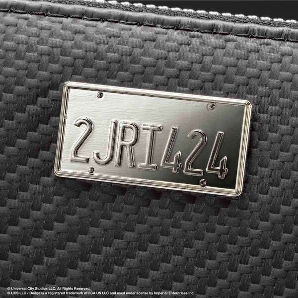 ドムの愛車をイメージしたクールなカーボンレザーの『ワイルド・スピード』公式ウォレットが登場！