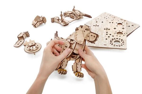 ゼンマイで歩くんだワン！接着剤・工具不要！イヌ型木製組立キット『Puppy』Makuakeにて6月5日先行販売開始