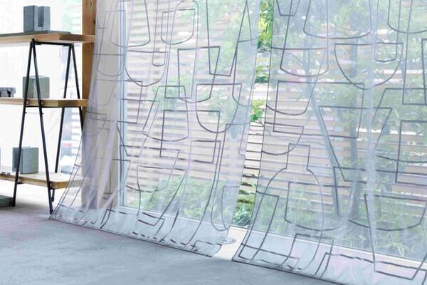 刺繍作家 高知子×カーテン製造・カズマの刺繍テキスタイルブランド「filament」がオンライン予約販売開始