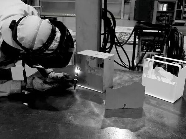 動物・恐竜が大自然を切り取り飾るプランター『SAFARI planter』ホームページにて6月7日より予約販売