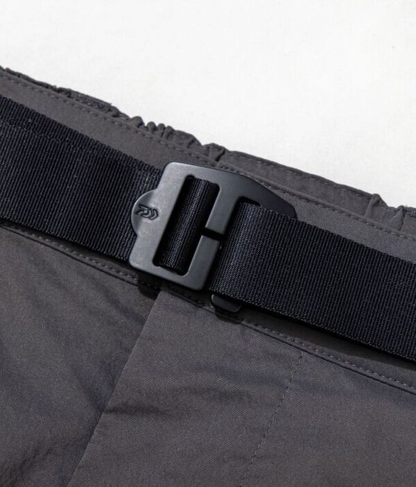 フィッシングウェア＜DAIWA＞の機能特性とタウンユースに適したデザインワーク　ドライタッチな風合いと持続可能性に配慮した「D-VEC(ディーベック)」リサイクルナイロンウェアを発売