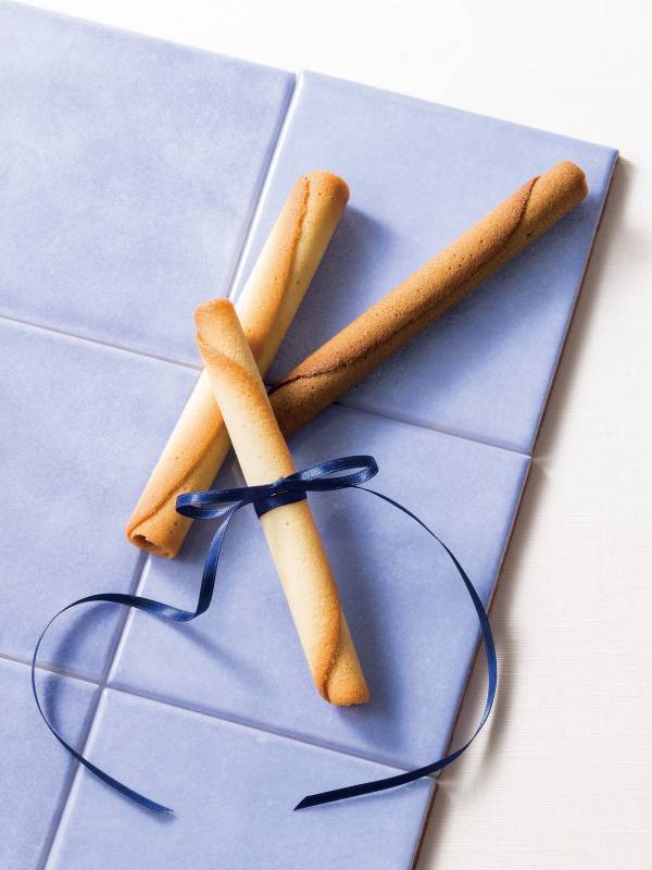 ヨックモックと日比谷花壇がコラボで贈る四季シリーズのギフト「夏の贈り物」に想いを込めて 青空にひまわりを描いた『カドー ドゥレテ』～6月15日（土）より新登場～