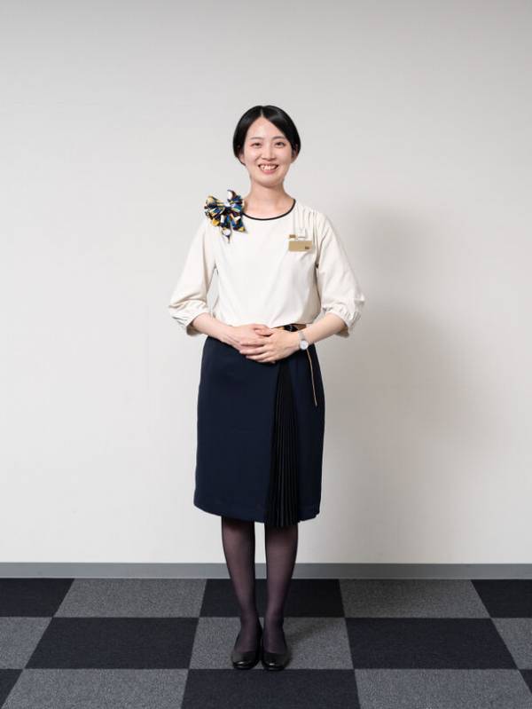 スーパーホテル　女性スタッフのユニフォームをリニューアル
