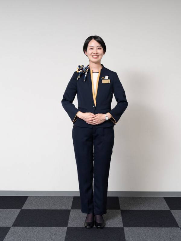 スーパーホテル　女性スタッフのユニフォームをリニューアル