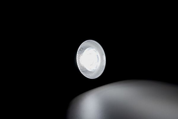 京セラのLED照明「CERAPHIC いきもの電球」登場