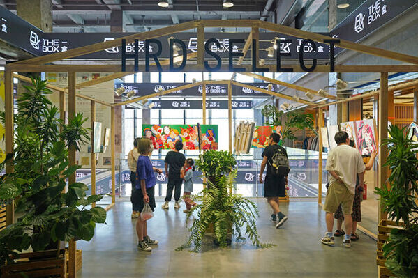 大丸松坂屋百貨店・八犬堂の協力のもとHRD ARTが主催　若手アーティストの登竜門「いい芽ふくら芽」の初の海外展示が盛況のうちに終了！