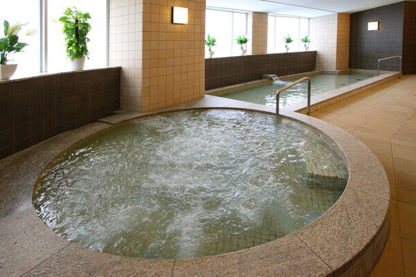 東京ベイ舞浜ホテル　光り輝く花束が導く、カラフルな花々と緑が織りなす心癒される空間「グローイングフラワールーム」宿泊プランを期間限定で販売