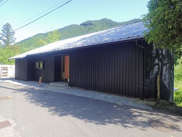 NPO birth、奥多摩に新しく開業したホテル・レストラン・サウナの敷地にビオトープを創出