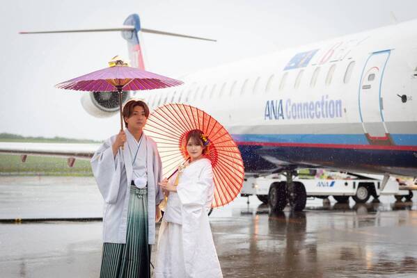 フォトウェディング「花とフォト」に新ロケーション追加。「人を『つなぐ』空港で新しく『つながる』会食＆フォト 福島空港限定プラン」予約受付中！