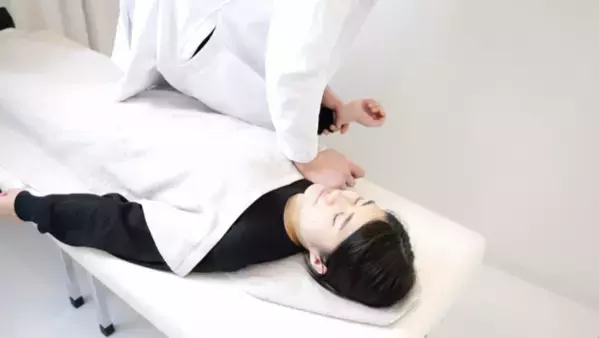 話題の『骨膜整体(R)』院の姉妹ブランドが全国拡大中　痛みの軽減に特化した「整体LIGHT」3都市4店舗オープン