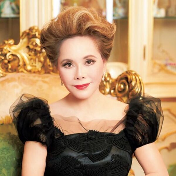 猫メイク＆猫耳のデヴィ夫人が出演！「高値で売らなきゃもったいニャイ！」と猫語のデヴィ夫人に注目　「買取 まねきや」の新CMを7月4日(木)より放映開始