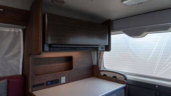 レクビィ創業40周年記念・家庭用エアコン付きキャンピングカー「カランタ」を7月20日からの東京キャンピングカーショーで発表