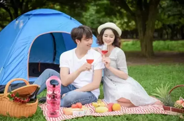 アウトドアでも活躍！空気の層でワインを優しく守る「CELL ワインバッグ」がCAMPFIREで販売開始