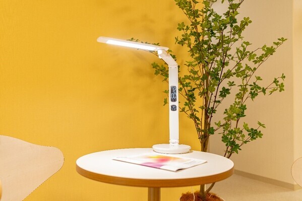 京セラのCERAPHICデスクライトが第5回 「日本子育て支援大賞2024」を受賞