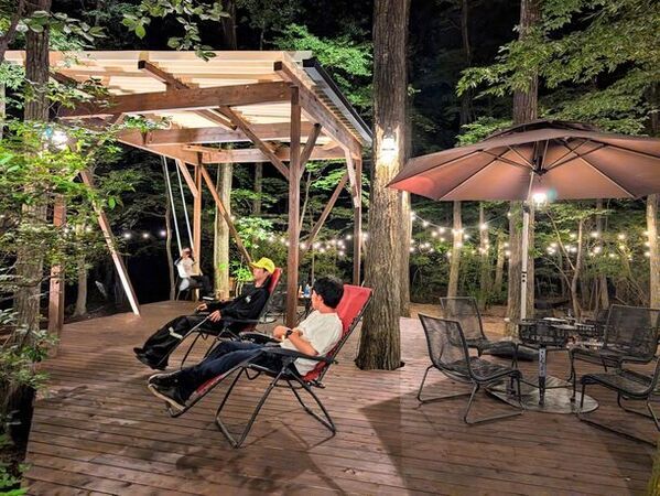 那須高原の土曜の夜を楽しくする森の中の「グランピングカフェ＆バー“たき火”」が2024年8月にサタデーナイト・ビアガーデンをグランドオープン！