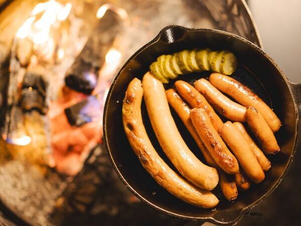 那須高原の土曜の夜を楽しくする森の中の「グランピングカフェ＆バー“たき火”」が2024年8月にサタデーナイト・ビアガーデンをグランドオープン！