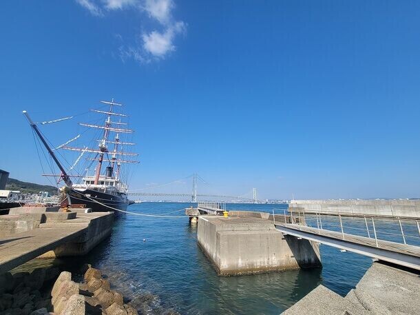 夏休みは活きたアワビで浜焼きだぁ！フェリー跡地「淡路島タコステ」で浜焼き始まる