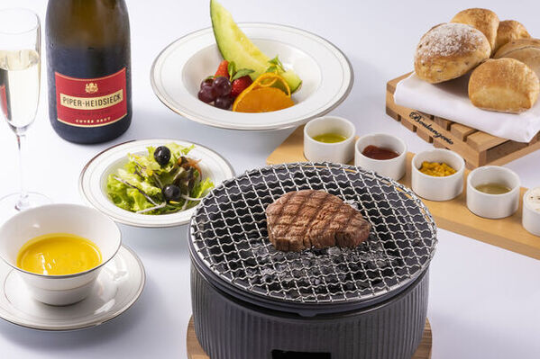 この夏、世界のセレブリティーに愛され続ける「パイパー・エドシック」シャンパンが朝食に登場！