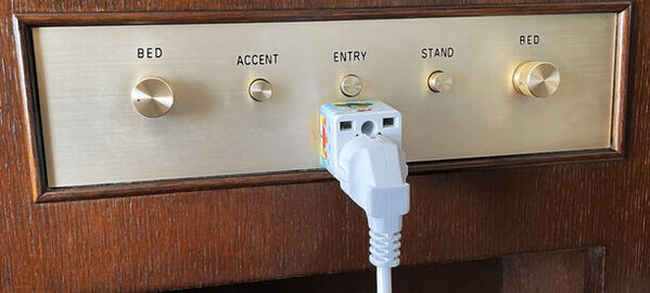 訪日外国人向け電源プラグ変換アダプター日本の昔話シリーズを新発売！