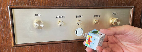 訪日外国人向け電源プラグ変換アダプター日本の昔話シリーズを新発売！