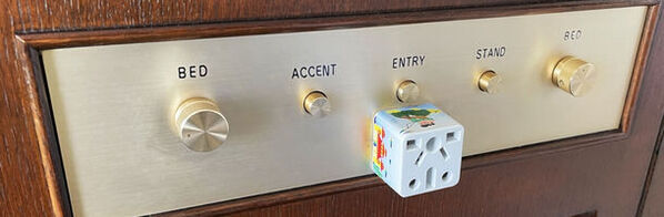 訪日外国人向け電源プラグ変換アダプター日本の昔話シリーズを新発売！