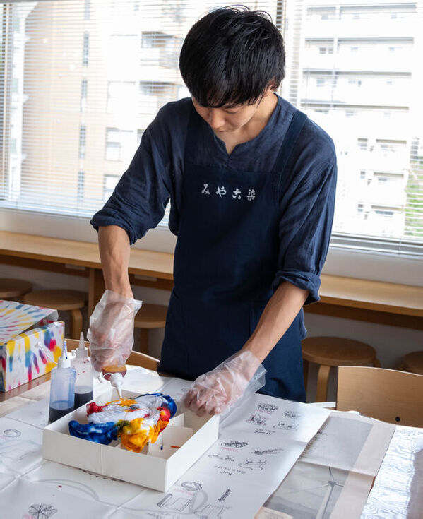 夏の定番、Tシャツのタイダイ染めを自宅で手軽に体験！みやこ染「タイダイホームキット」8月1日リニューアル発売