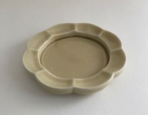 兵庫県発お香ブランド「hibi」によるプロジェクトSOW第3弾、瀬戸焼窯元とのコラボから生まれた磁器製香皿、9月1日(日)新発売