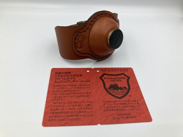 小型カッターナイフの刃を折りクラフト作業を手軽で安全にする普段使いしやすいリストバンドを8月13日より先行予約開始