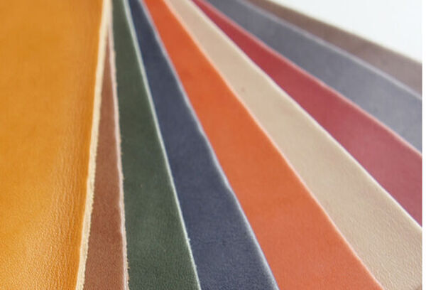 小型カッターナイフの刃を折りクラフト作業を手軽で安全にする普段使いしやすいリストバンドを8月13日より先行予約開始