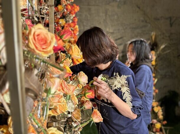 Flower Art Award in TOKYO MIDTOWN最優秀作品受賞作家ASAKO氏、フランスで開催された花の世界大会でグランプリ受賞！