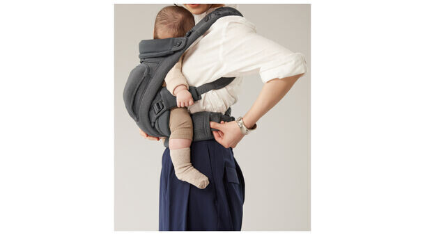 LUCKY industries×ベビーザらス　究極の心地よさを追求した抱っこひも「PULUA BABY CARRIER(プルア ベビーキャリア)」が2024年9月上旬より販売開始！