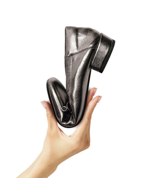 カジュアルにもビジネスにも使える、ソフトな履き心地の女性向け全天候型シューズが新発売