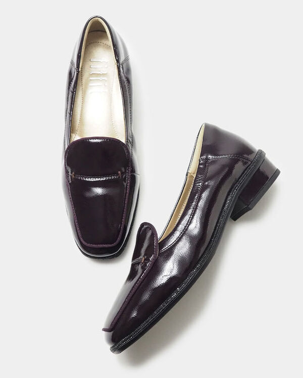 カジュアルにもビジネスにも使える、ソフトな履き心地の女性向け全天候型シューズが新発売