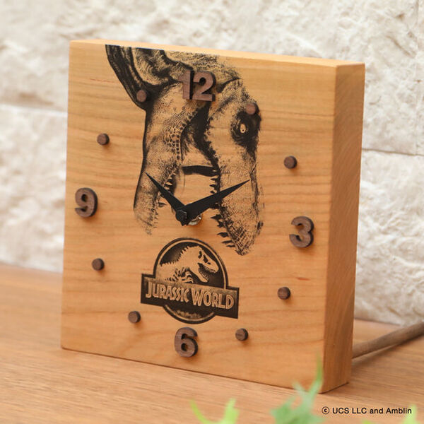 映画『ジュラシック・ワールド』シリーズ　木製時計・木製コースターを8月2日発売開始！　～恐竜王国福井より天然木材を使用して世界観をリアルに再現～