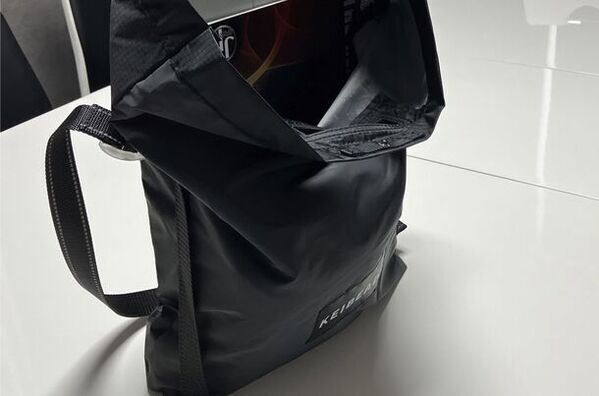 警備会社×反射材のプロによるオーロラに反射するショルダーバッグ　夜道の安全を第一に考えた新商品が9月6日よりmachi-yaに登場