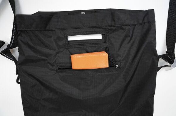 警備会社×反射材のプロによるオーロラに反射するショルダーバッグ　夜道の安全を第一に考えた新商品が9月6日よりmachi-yaに登場