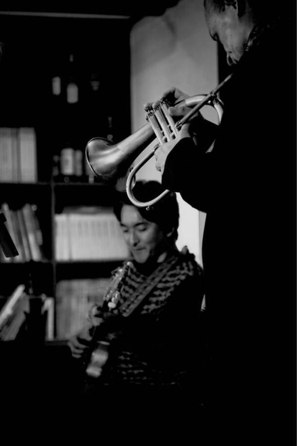 京都の旅館「すみや亀峰菴」にて「小沼ようすけ × TOKU　SPECIAL JAZZ CONCERT」を10月4日に開催