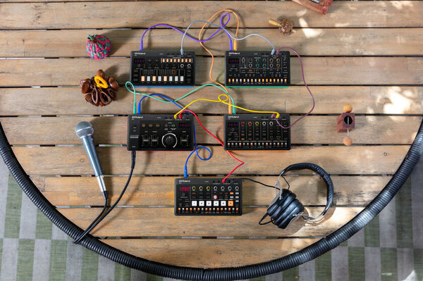 ポケットサイズの電子楽器「AIRA Compactシリーズ」に本格的な機能を備えたサンプラーが登場