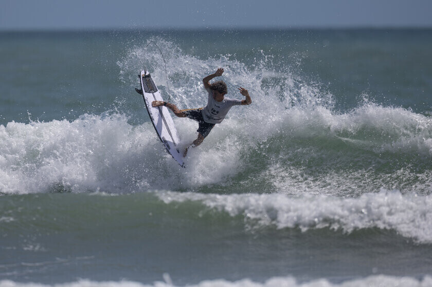 宮崎県宮崎市で行われたWSL公認大会「The Open Surfing Miyazaki Series」第2弾「QS3000 IBK日向プロ・WSLプロジュニア Presented by RASH」男子は田中大貴がQS初優勝　女子は都築虹帆が宮崎シリーズ連覇