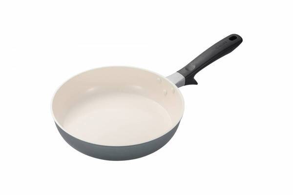 セラブリッド(R) フライパン（ガス火専用）がリニューアルして新発売